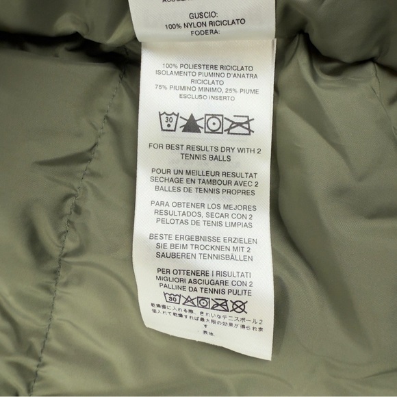 Patagonia NWT Women's Size Small Raven Rocks 75% Down 25% Feathers 28030 - Picture 9 of 13